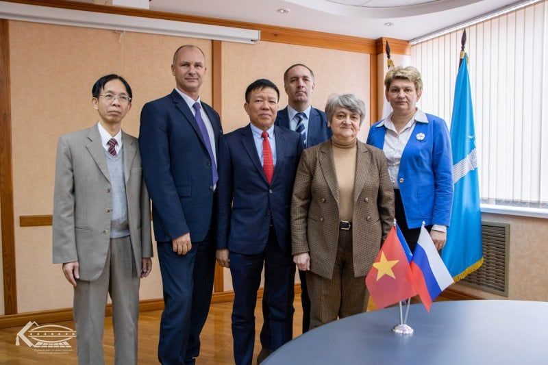 The Consul General of the Socialist Republic of Vietnam in Ekaterinburg Dinh Van Dong visits Ulyanovsk State Technical University